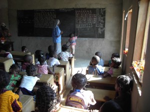 img-construction-de-salles-de-classe-pour-lecole-des-petites-sour-a-bangui